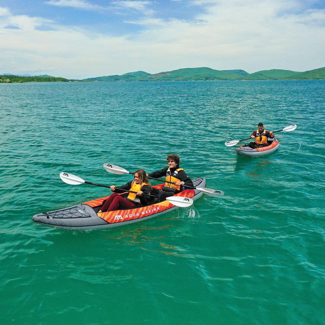 O Caiaque MEMBA destaca-se no seguimento e velocidade, devido à linha de água extra-longa. Perfeito para os aventureiros que procuram um caiaque de passeio eficiente para longas distâncias.