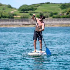 A prancha Magma é perfeita para praticantes de todos os níveis de habilidade. Esta prancha estão prontas para enfrentar todos os tipos de água para uma experiência verdadeiramente versátil.