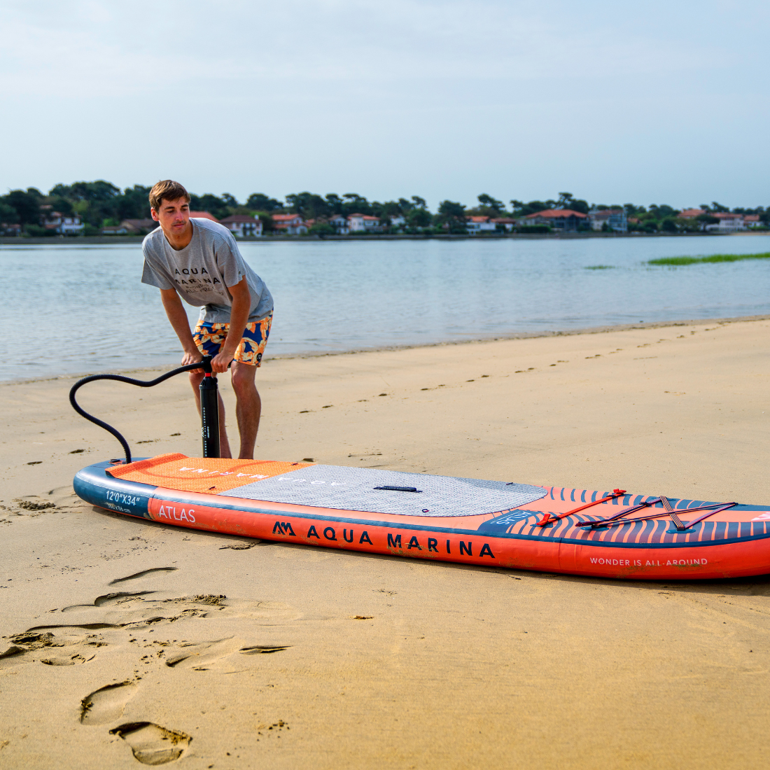 A prancha Magma é perfeita para praticantes de todos os níveis de habilidade. Esta prancha estão prontas para enfrentar todos os tipos de água para uma experiência verdadeiramente versátil.