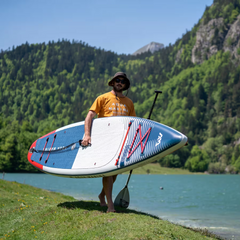 A aventura não conhece limites com o nosso SUP insuflável HYPER. Perfeito para viagens de vários dias ou para explorar distâncias maiores. Divertido tanto para iniciantes como para remadores experientes.
