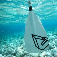 Desfrute de desempenho e conforto excecionais com o Remo Ajustável Solid de Fibra de Vidro para SUP da AQUAMARINA. Leve e fácil de manusear.