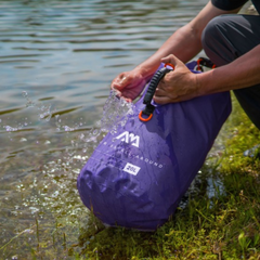 O Saco de Secagem de 20 Litros da AQUA MARINA é o parceiro ideal para as suas aventuras aquáticas.