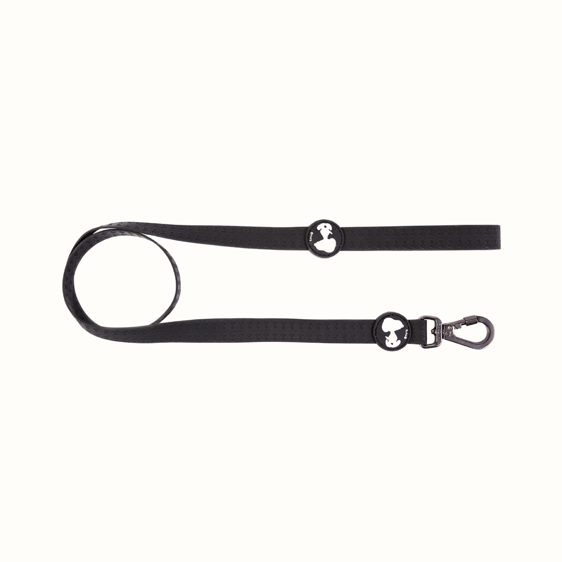 Trela Snoopy Zooz, de cor preta do snoopy. Vista de frente, sobre fundo branco.