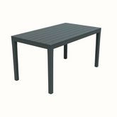 Mesa IPAE PROGARDEN em plástico, de cor preta, com ranhuras no sentido vertical e 4 pés de suporte. Sobre fundo branco.