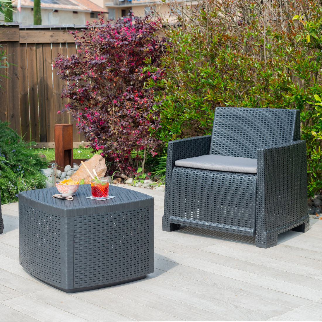 Conjunto de Jardim Idro Antracite IPAE PROGARDEN (2 Cadeirões + 1 Mesa de Apoio)