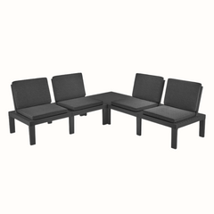 Conjunto de 4 cadeiras e uma mesa em modulo IPAE PROGARDEN, da cor cinzenta e com almofada no assento e no encosto. Sobre fundo branco.
