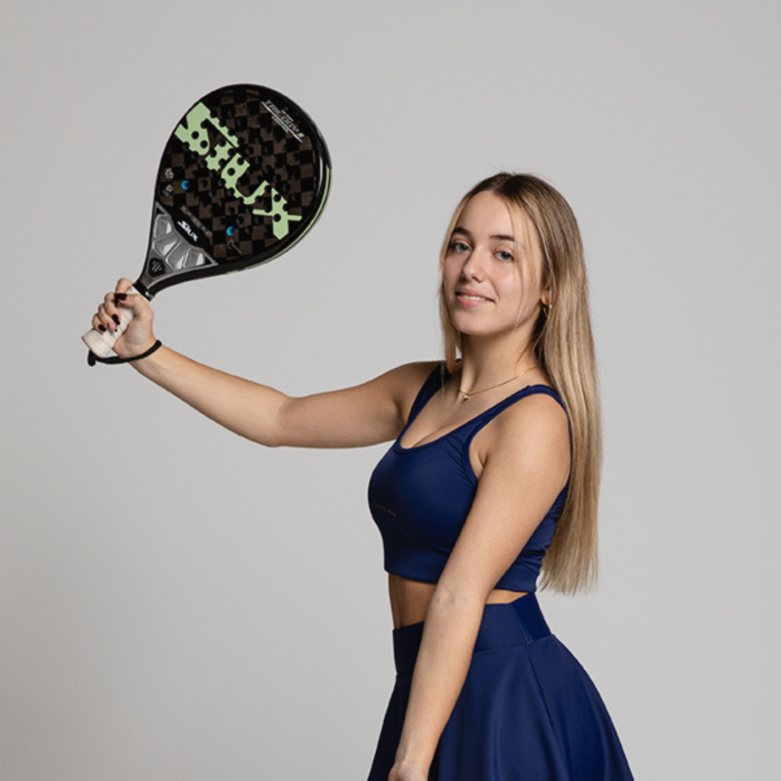 O Top ADORABLE é uma peça elegante e confortável. Tecido de alta qualidade. Conforto ao vestir e que permite a fluidez dos movimentos. Compre já!