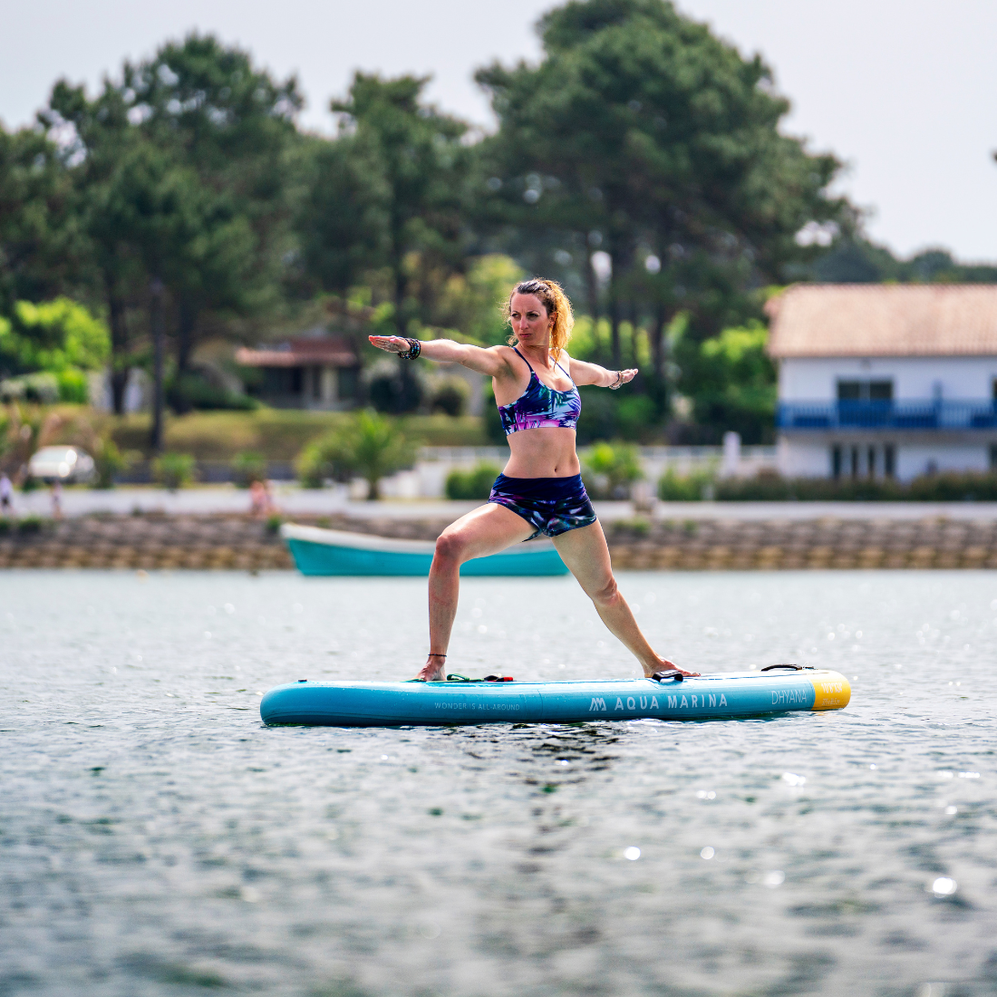 A prancha Dhyana é ultra-versátil tem uma forma refinada e um tamanho atualizado para 2023, tornando-a perfeita tanto para exercícios como para paddling em geral. 