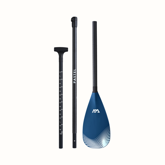 O Remo Ajustável Sports III para SUP da AQUA MARINA é facilmente adaptável a diferentes alturas e preferências de remo e pesa apenas 900g, sendo leve e fácil de manusear. 