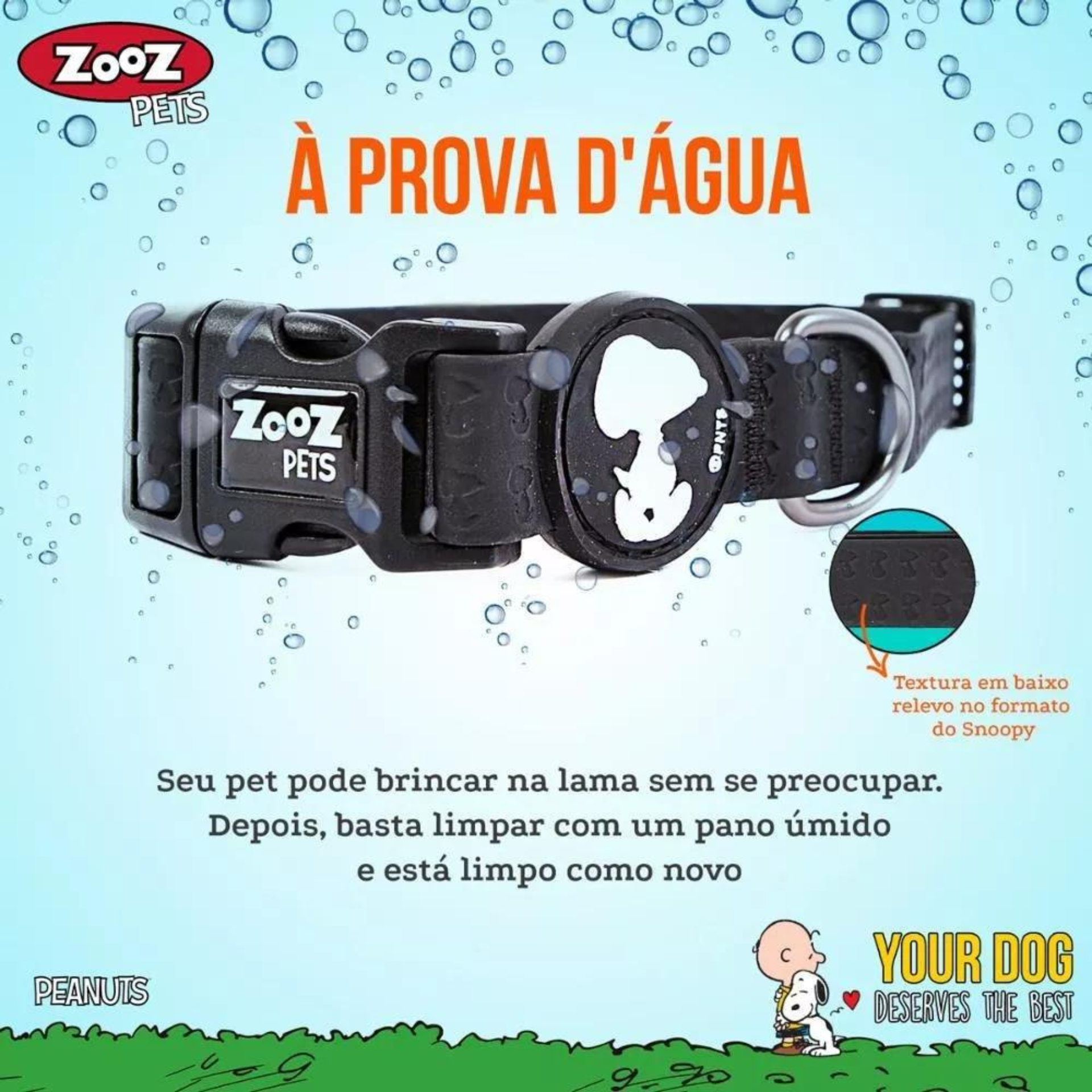 Características da coleira Zooz, de cor preta do snoopy. Vista de frente, sobre fundo branco. 