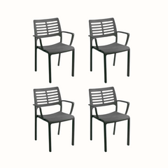 Conjunto de 4 cadeiras IPAE PROGARDEN em plástico, de cor cinzenta, com braços de apoio e encosto com ranhuras. Sobre fundo branco. 
