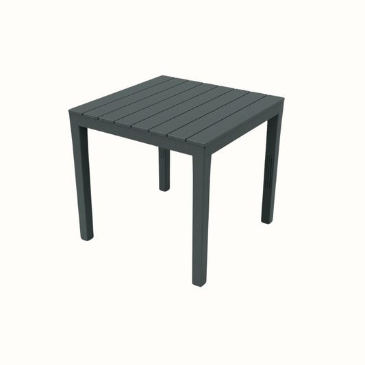 Mesa quadrada IPAE PROGARDEN em plástico, de cor preta, com ranhuras e 4 pés de suporte. Sobre fundo branco. 