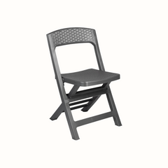 Cadeira dobrável IPAE PROGARDEN em plástico cinzento, com assento texturizado e encosto com padrão entrançado, exibida em vista frontal ligeiramente inclinada para a direita. 