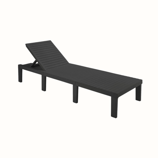 Conjunto IPAE PROGARDEN em plástico de cor cinzenta, composto por três módulos versáteis, usado como espreguiçadeira com encosto. Exibido sobre fundo branco. 