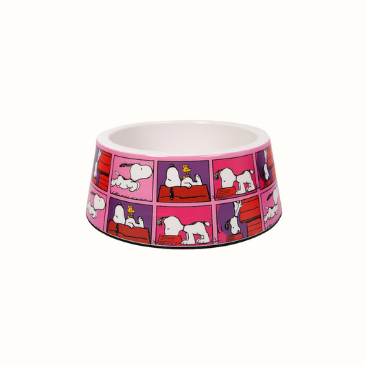 Comedouro ZOOZ para animal, em plástico, com design do Snoopy, cor de rosa, roxo e vermelho. Vista frontal sobre fundo branco. 